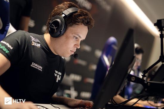 BLG战胜VKS夺得S15总决赛瑞士轮胜利